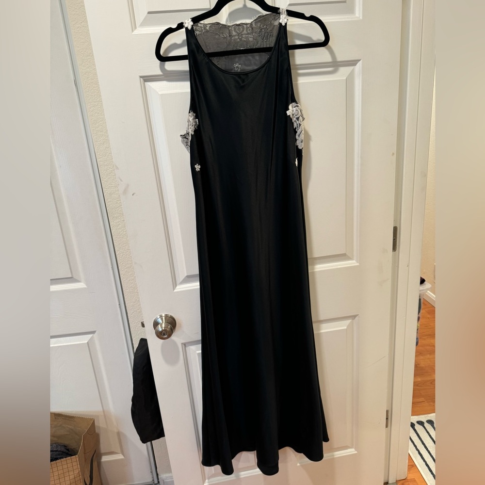 Vintage Victoria’s Secret black silky slip